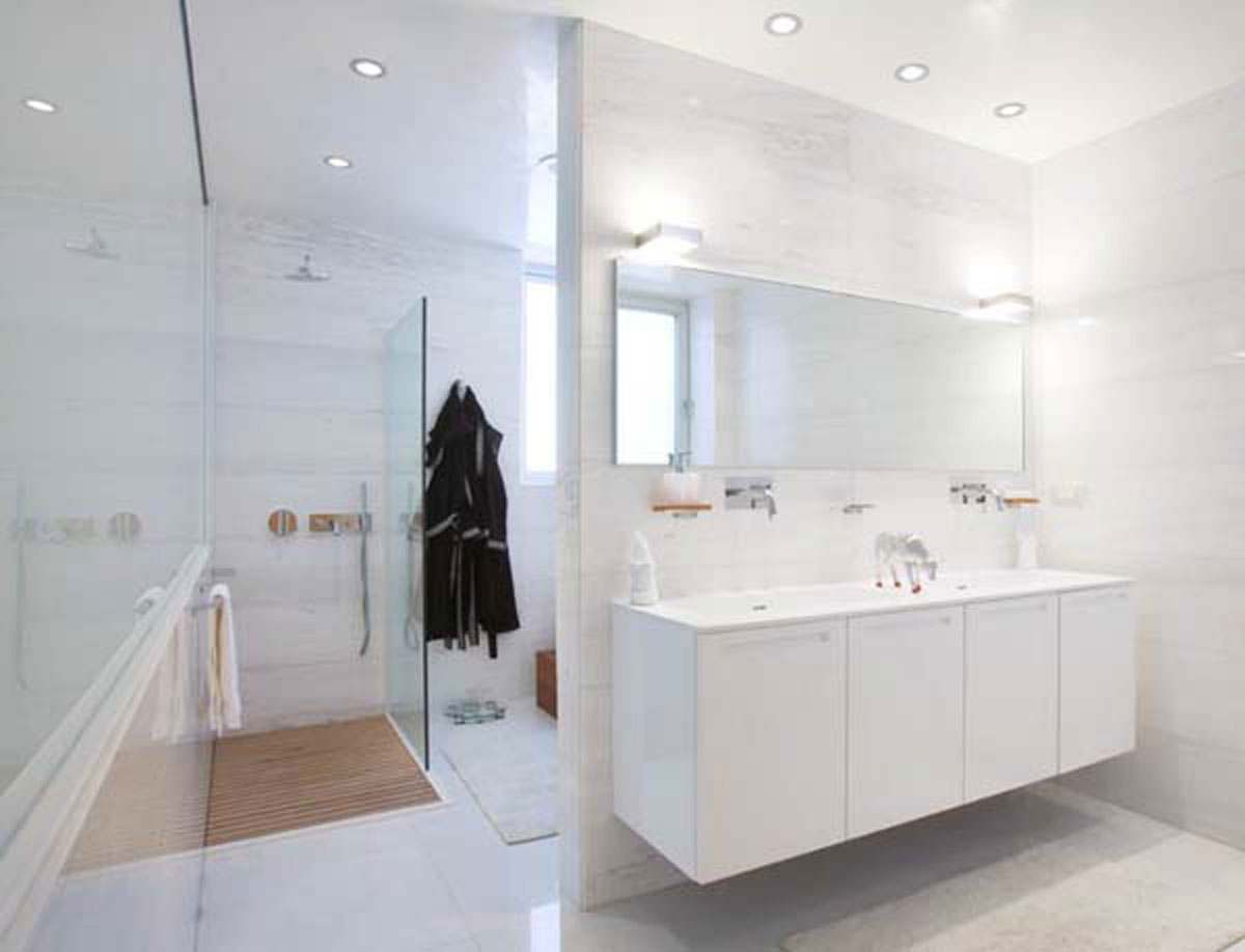 classic-minimalist-white-bathroom-decoration-images