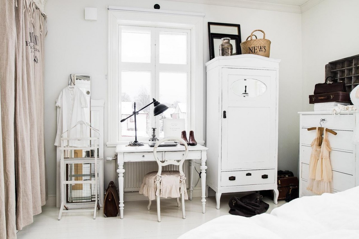 Scandinavian-House-With-Interior-Design-home-office